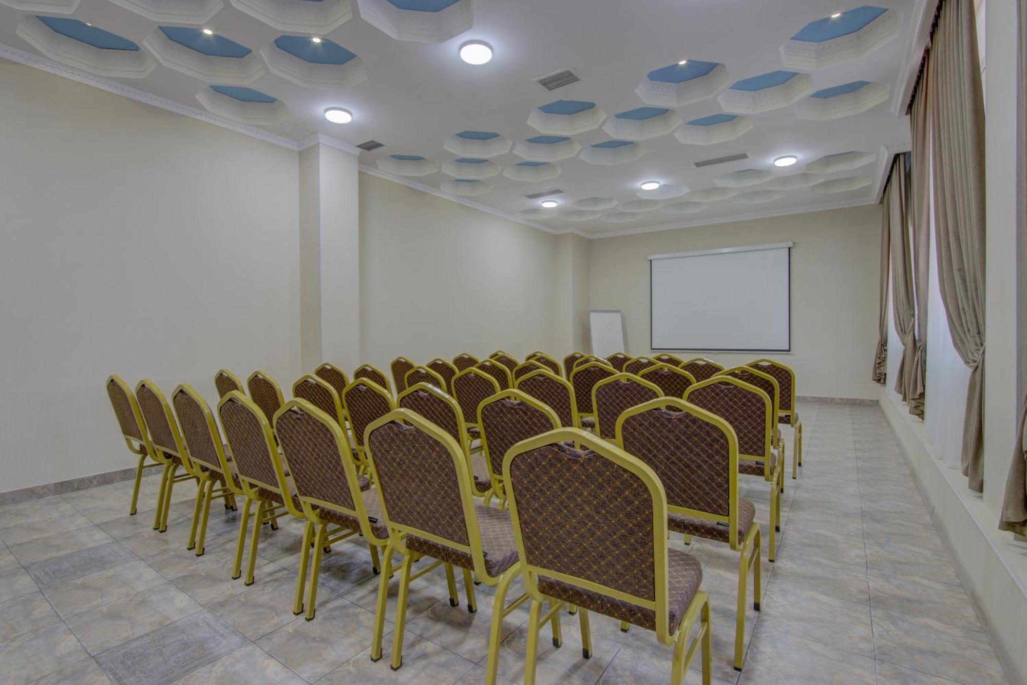 בישקק Shah Palace Hotel מראה חיצוני תמונה