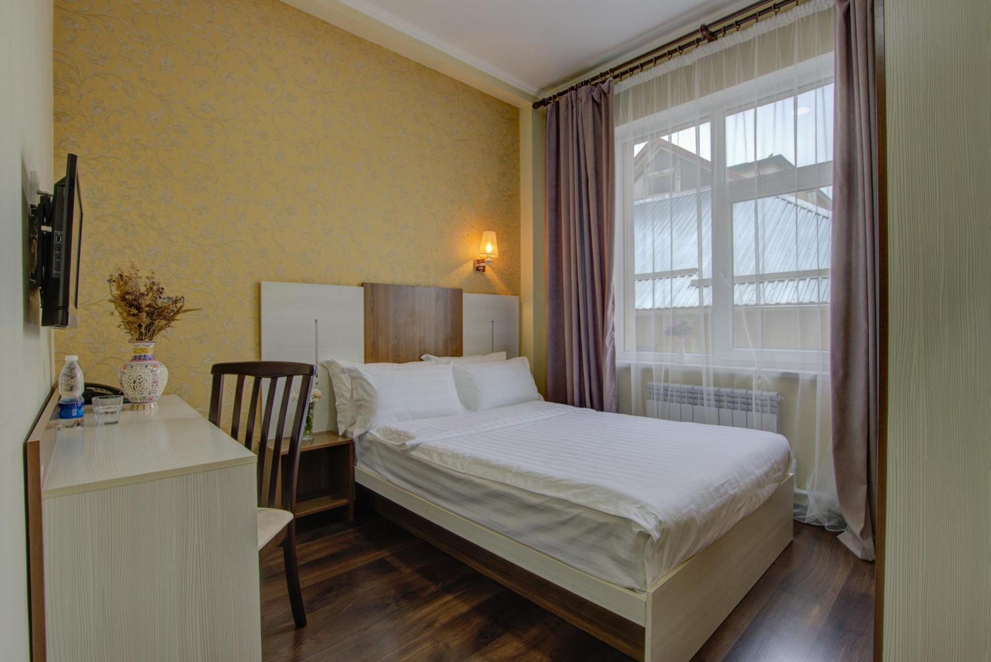 בישקק Shah Palace Hotel מראה חיצוני תמונה