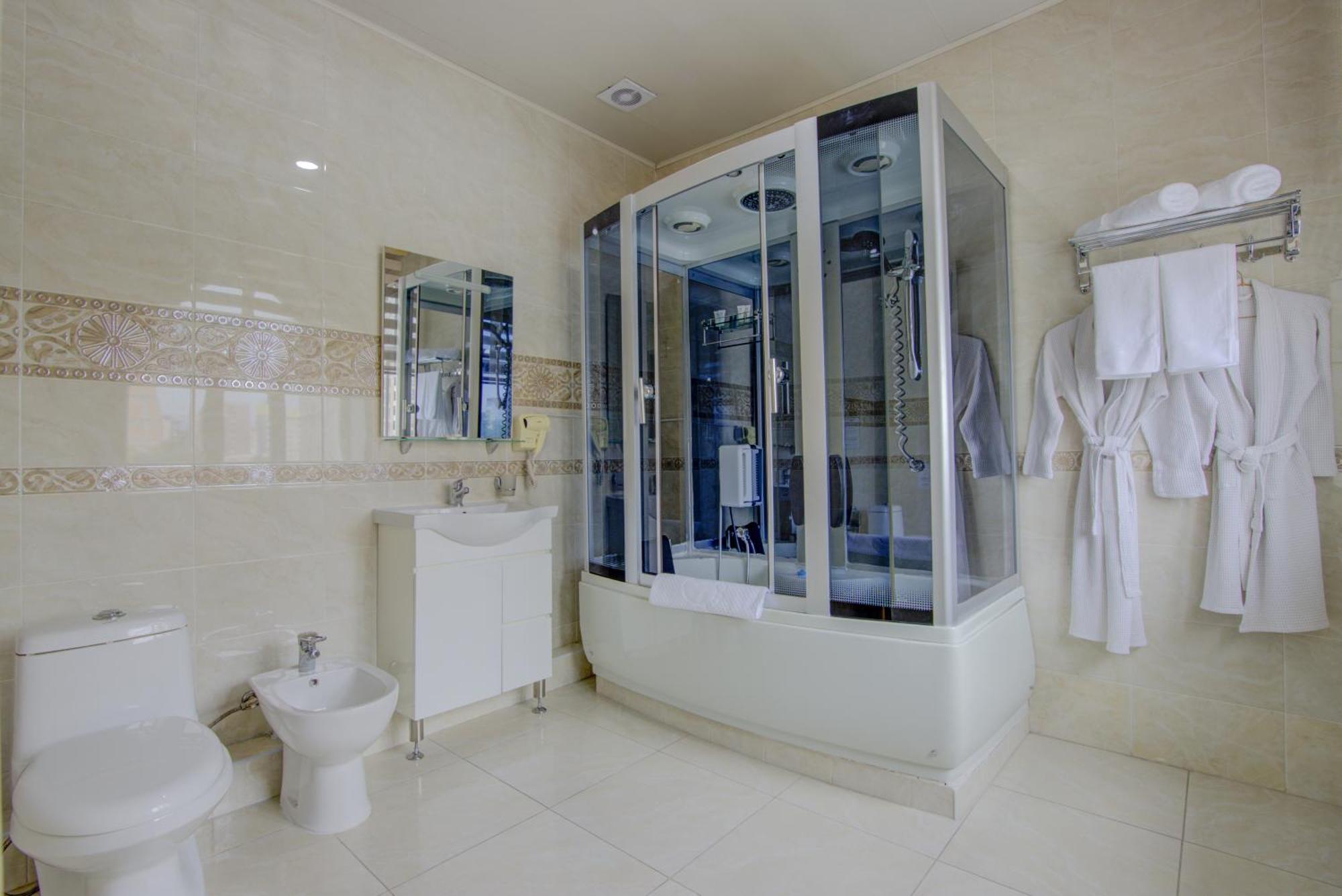 בישקק Shah Palace Hotel מראה חיצוני תמונה