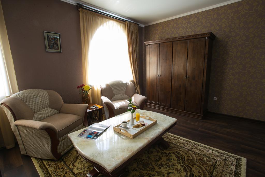 בישקק Shah Palace Hotel חדר תמונה