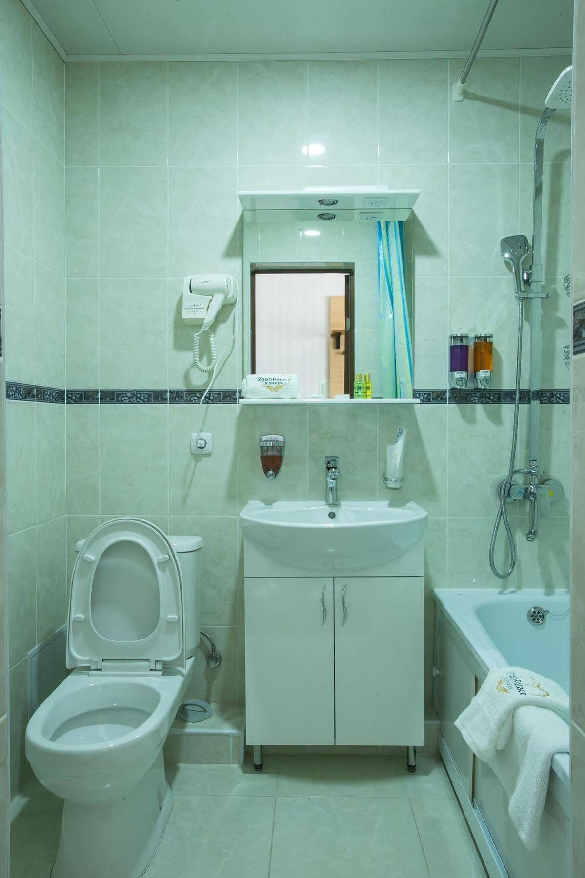 בישקק Shah Palace Hotel מראה חיצוני תמונה